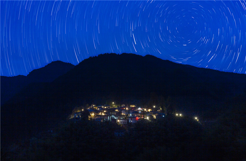 山里的夜晚静悄悄