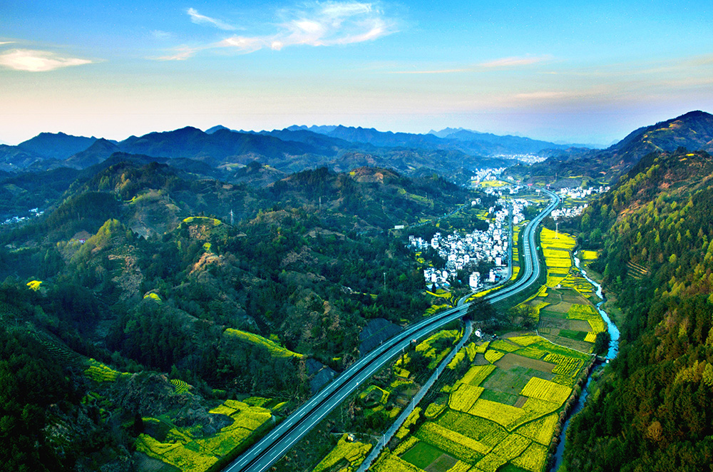 歙县南源口山区公路