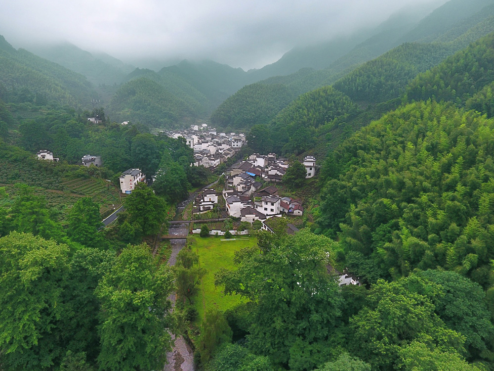 地处新安江源头,安徽省休宁县西南部的鹤城乡境内为峡谷