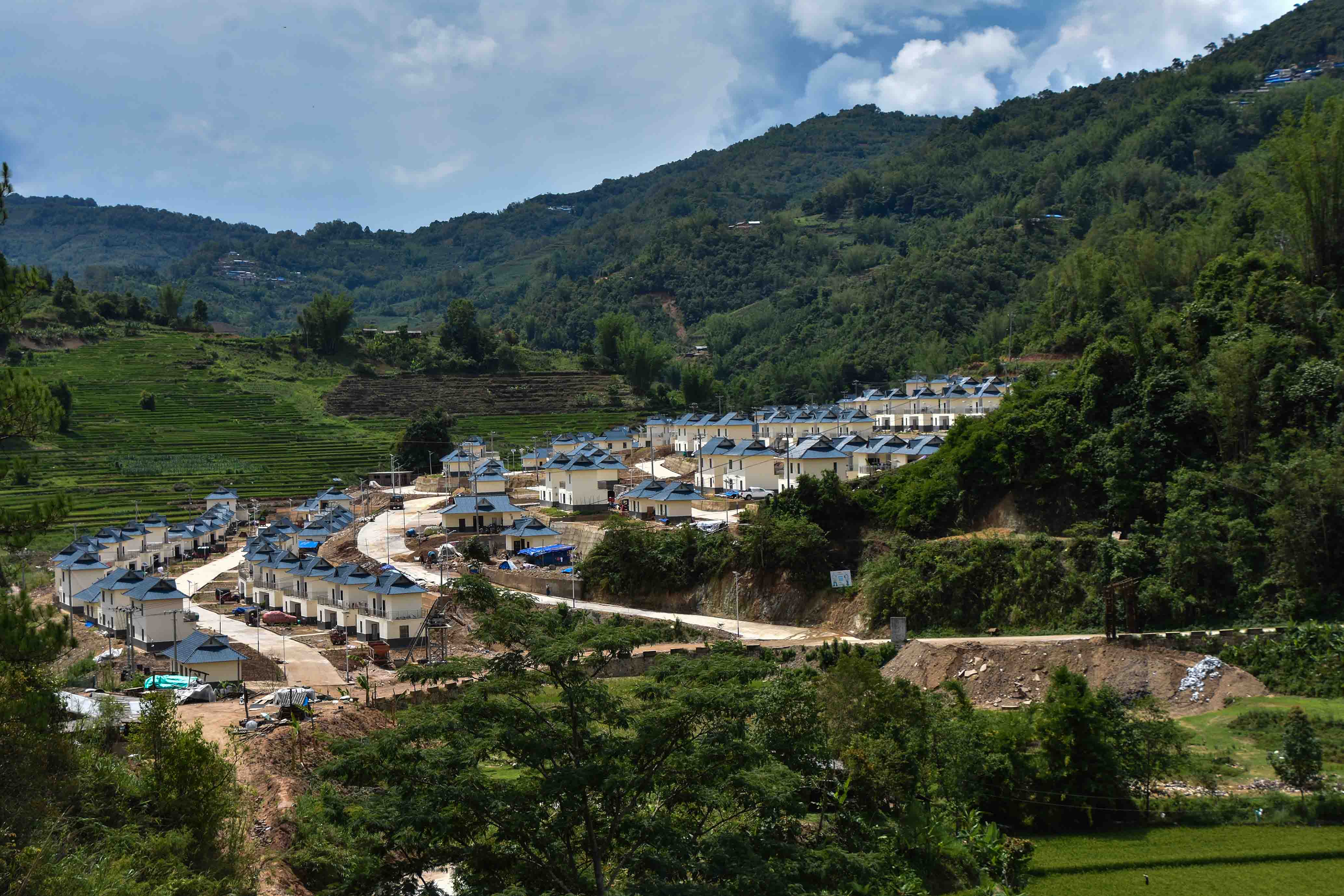 普洱澜沧县上允镇地处大山深处,乡村振兴,建设新家园,脱贫攻坚进行中