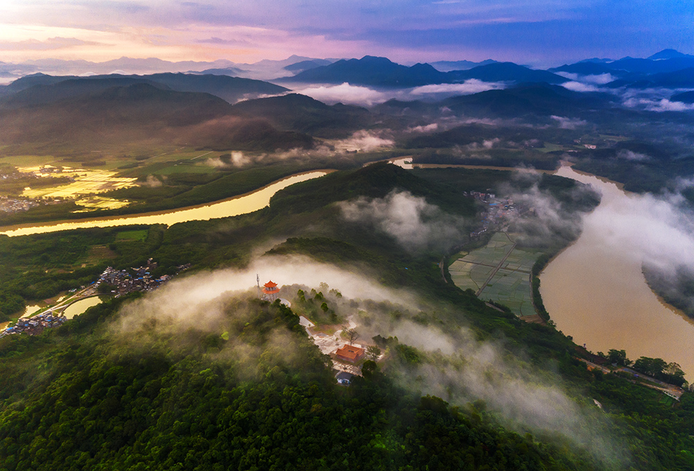 《师爷山朝韵》