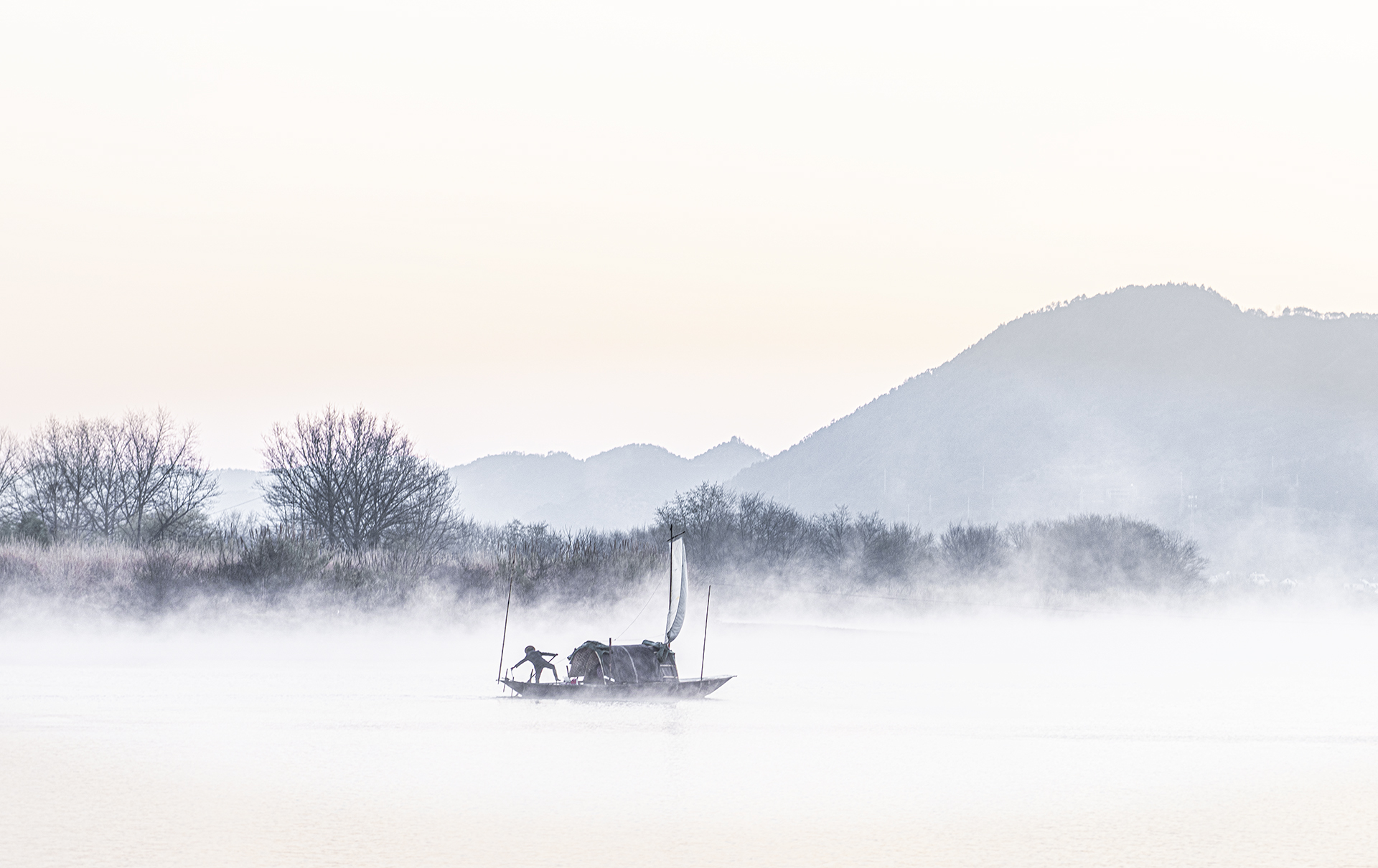 帆影山水间